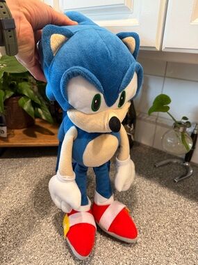 Blue Plush Character Kids Backpack - Iconic Sonic the Hedgehog Design